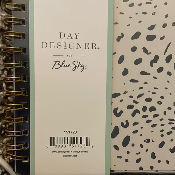 Blue Sky Day Designer 2025-2026 Planner - Black and White - Picture 4 of 10
